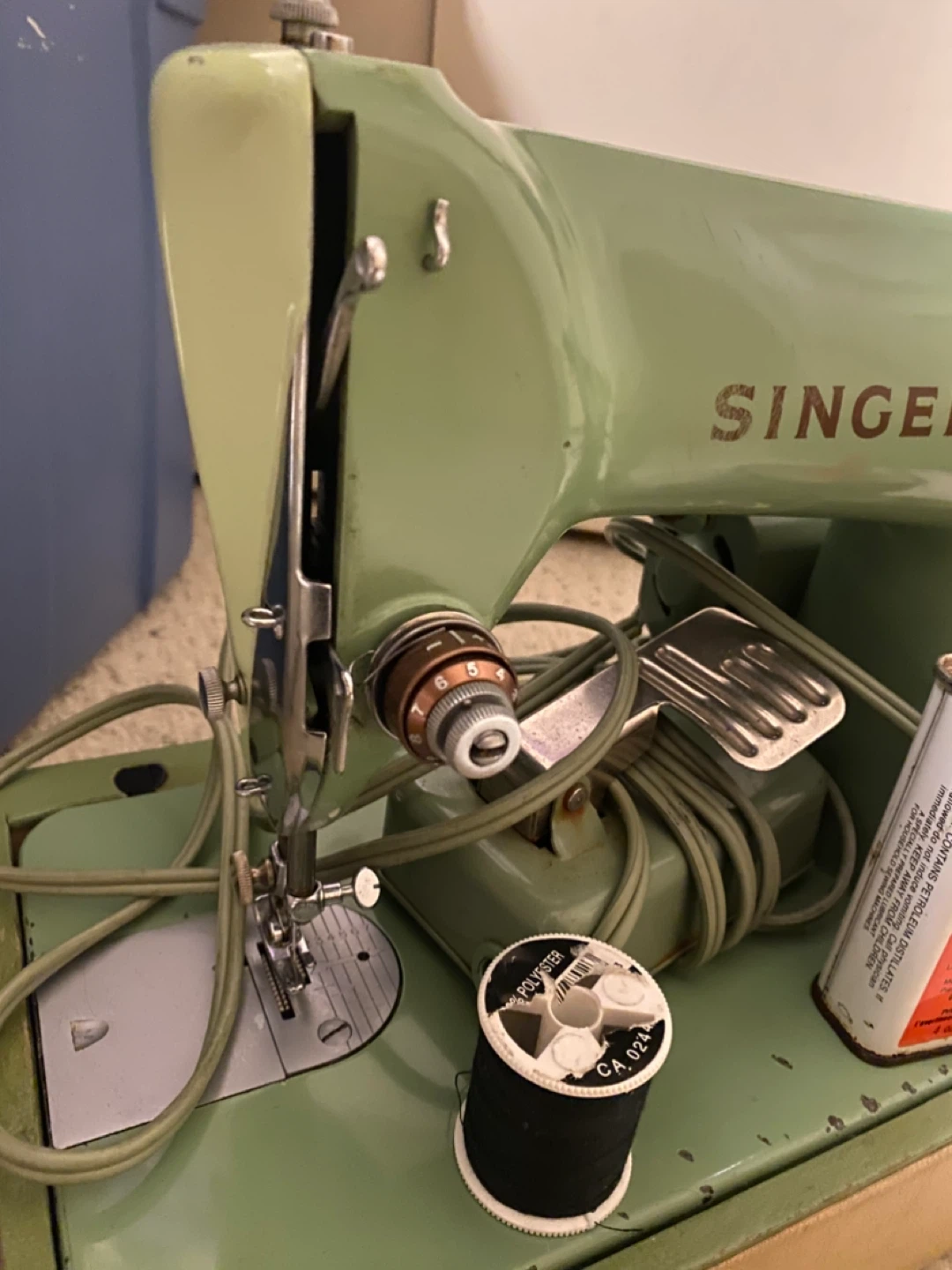 Vintage Singer 185J Sewing Machine - photo 3