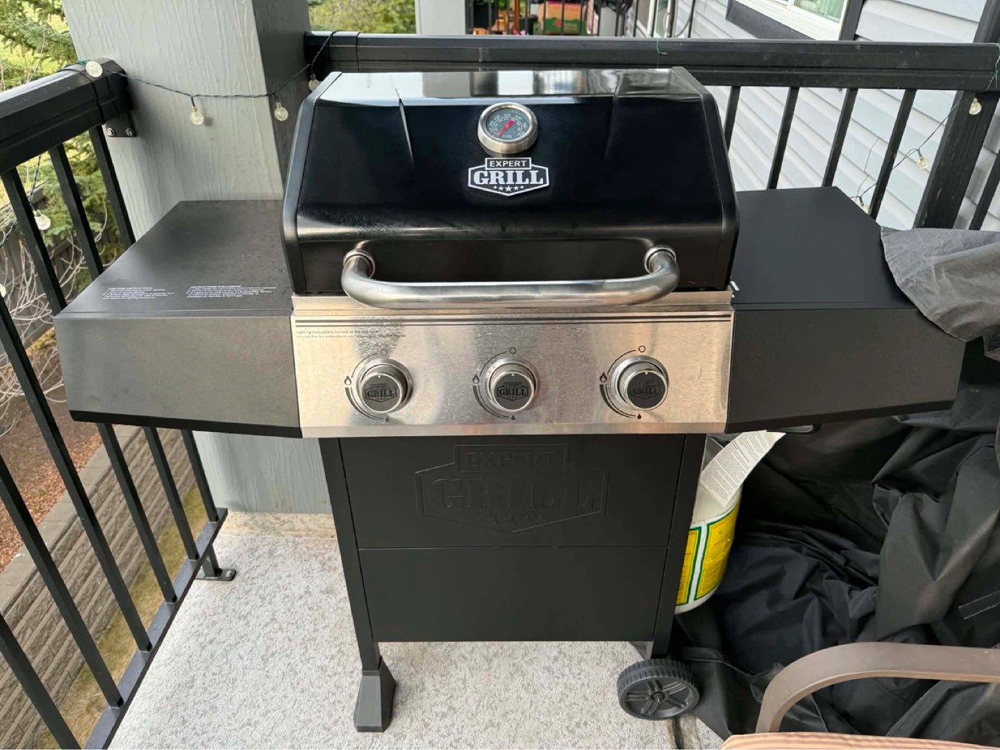 Expert Grill 3-Burner Propane BBQ with Propane Tank