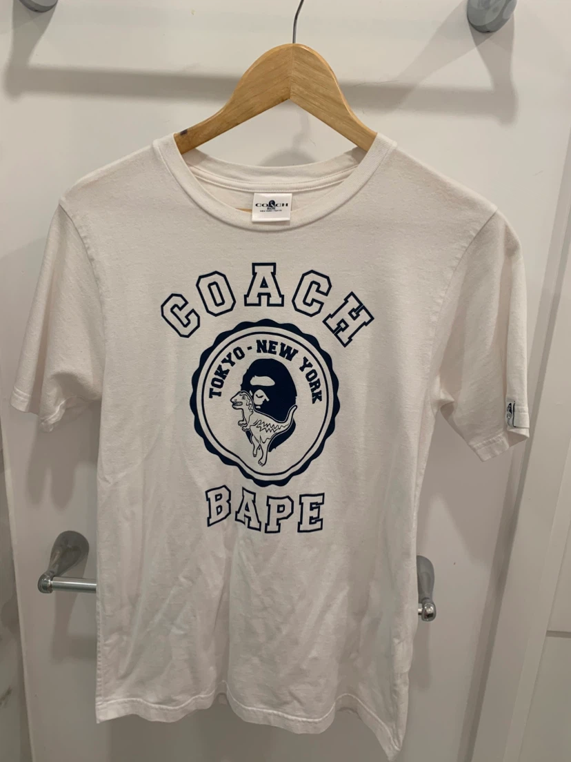 💙 Like New A BATHING APE x COACH T-Shirt Price Firm 💙 - photo 2