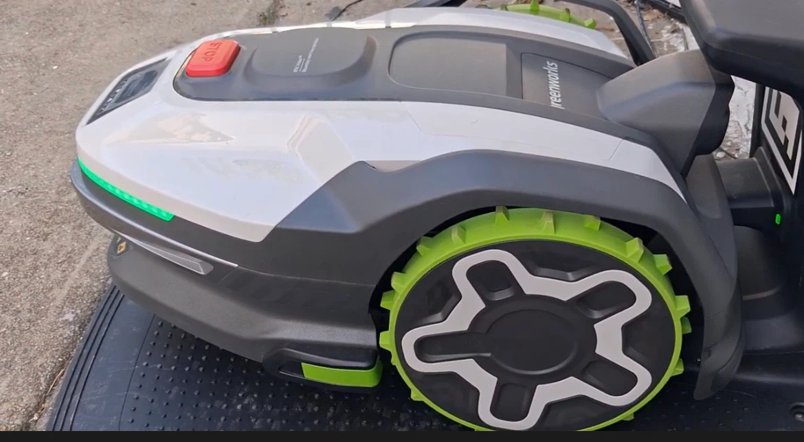Greenworks Ai-Mowbot C20 Robotic Lawn Mower
