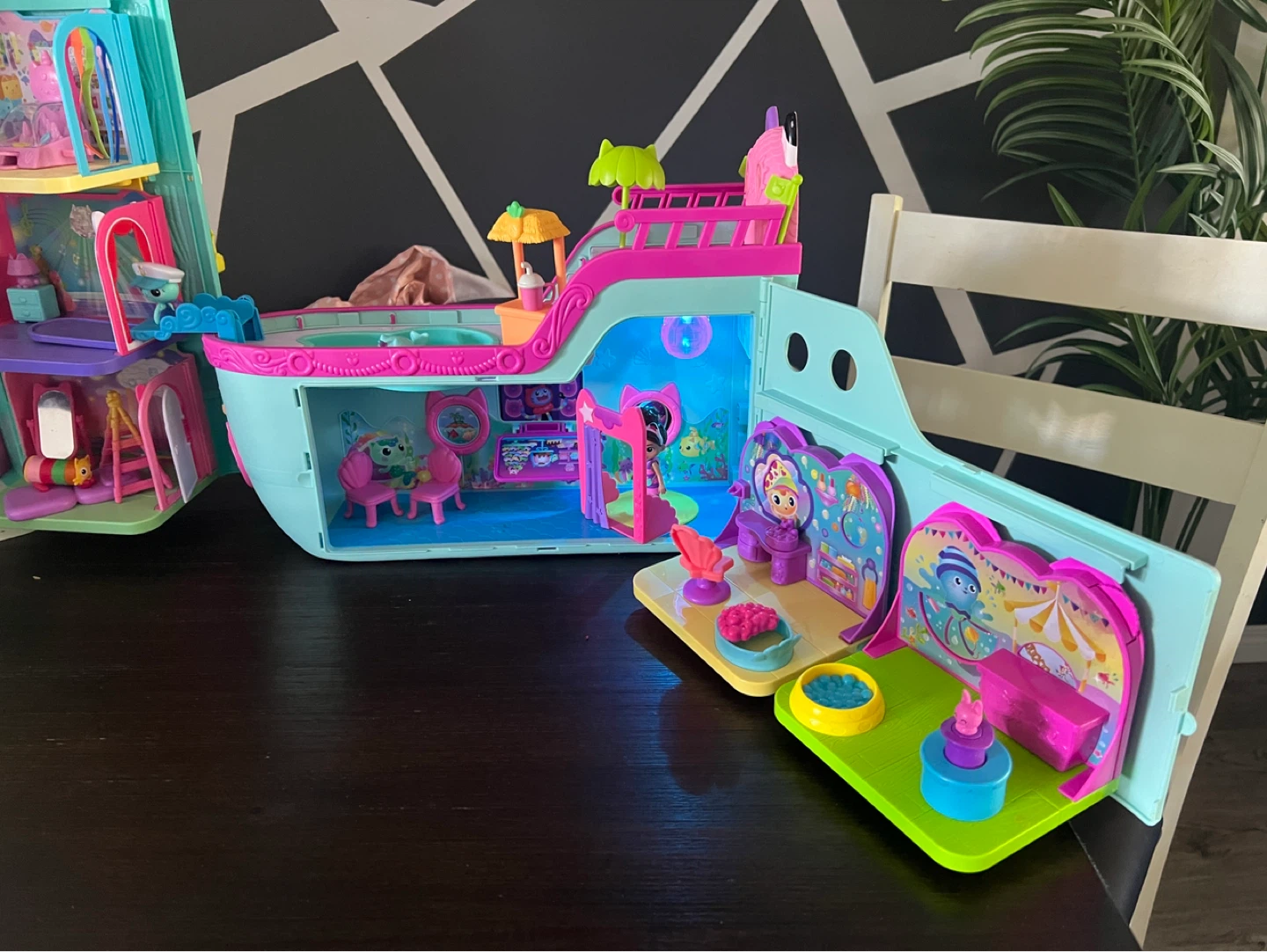 Gabby's Dollhouse Playsets with Accessories - photo 4