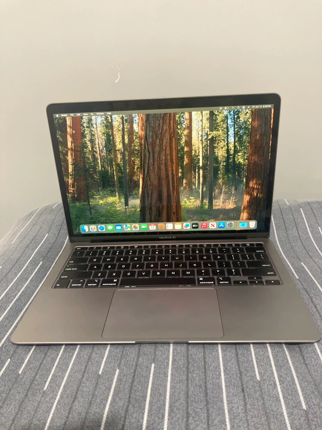 Apple MacBook Air Laptop 2020 (intel)