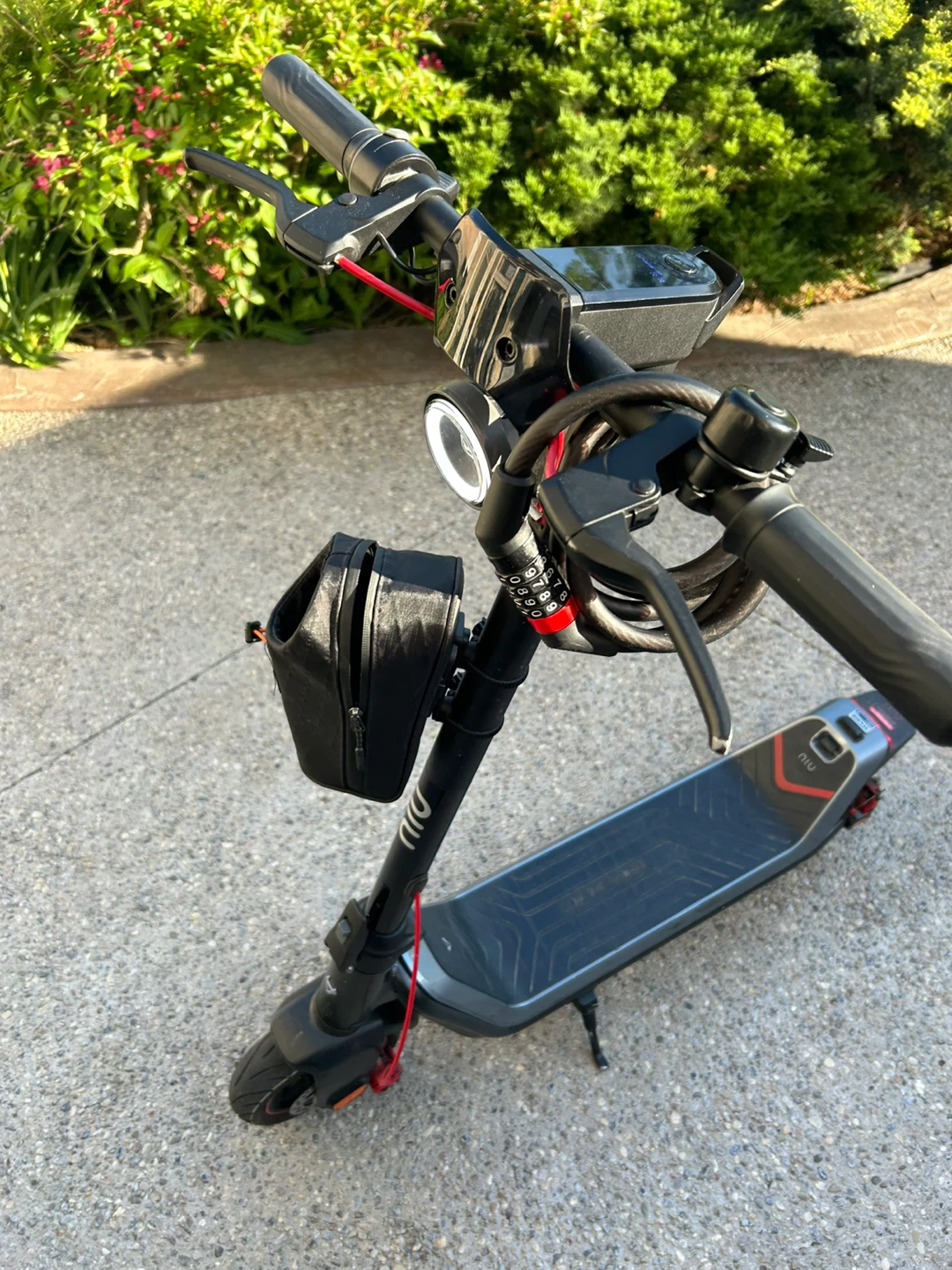 NIU KQI3 max Electric Scooter - photo 4