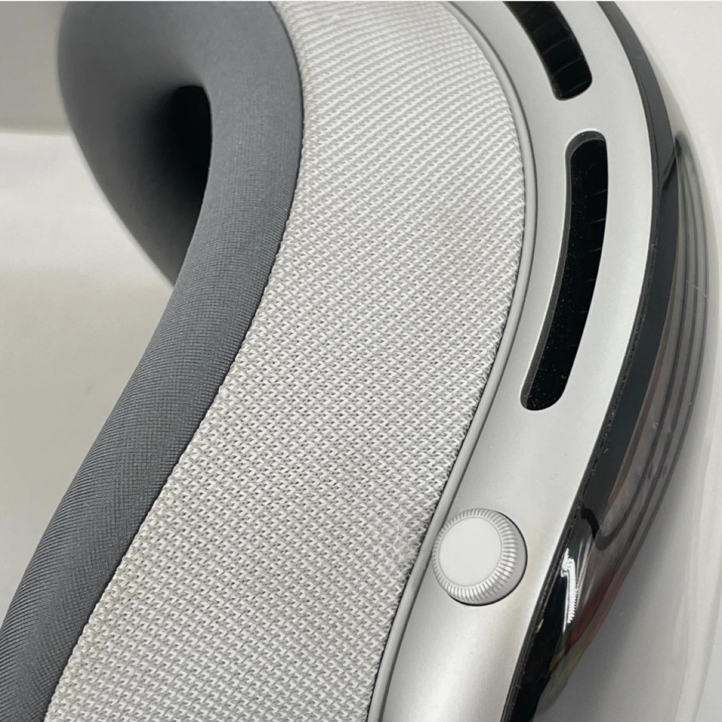 Apple Vision Pro VR Headset - photo 5