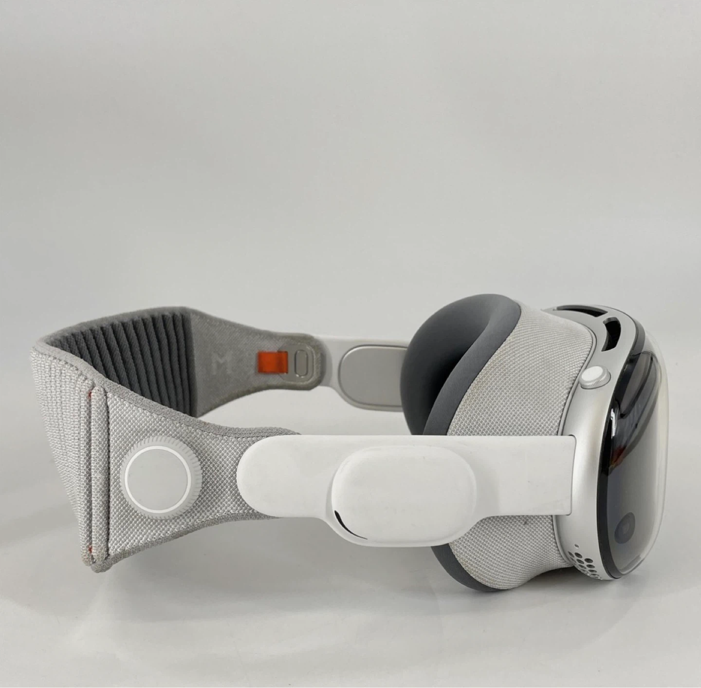 Apple Vision Pro VR Headset - photo 4