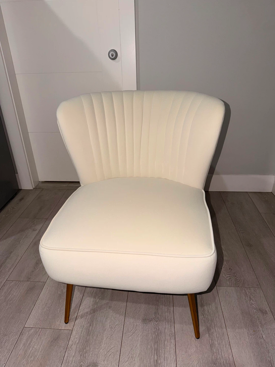 Cream Accent table and chairs