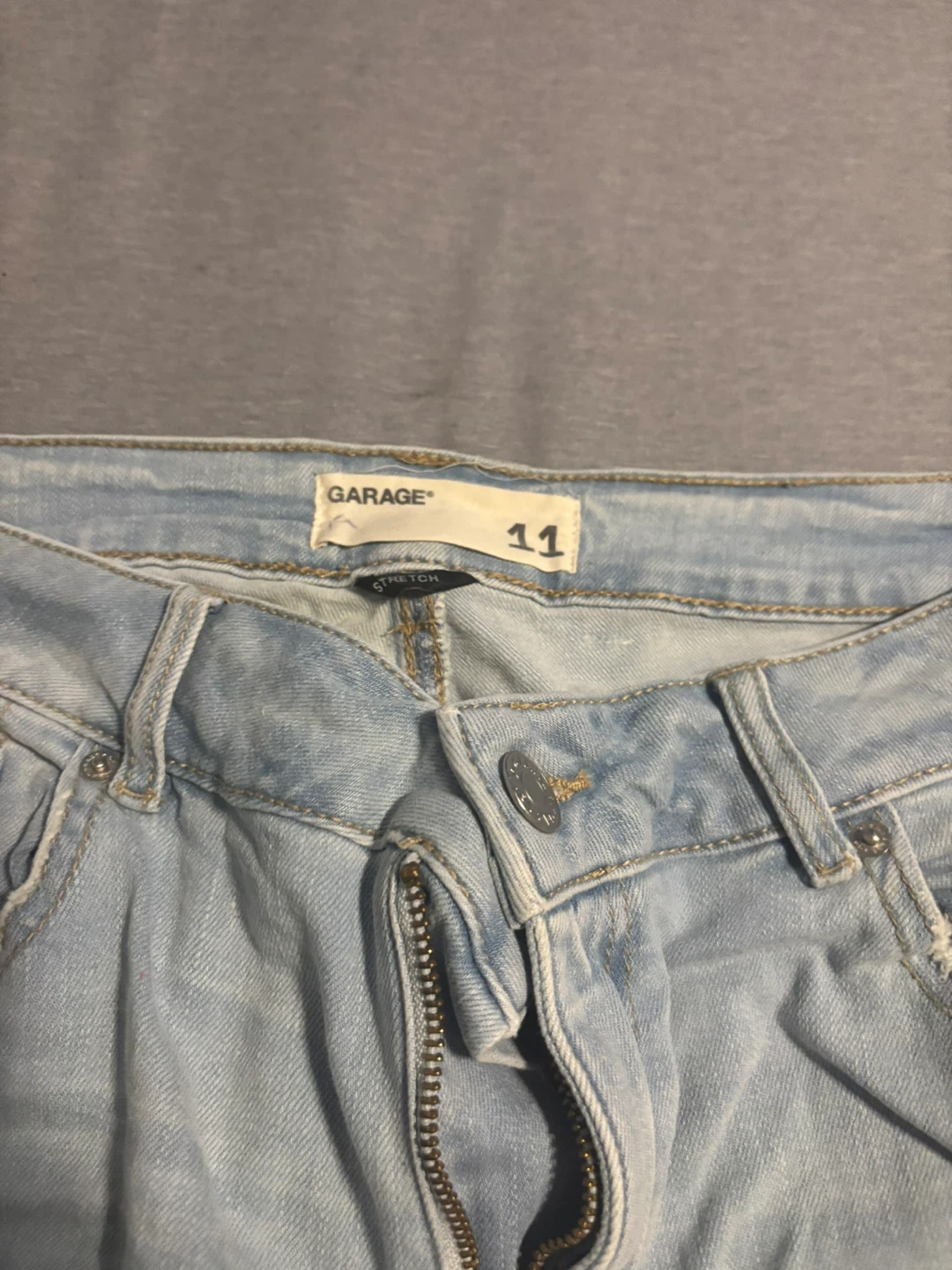 Light Wash Distressed Denim Jeans - Garage Size 11 - photo 2