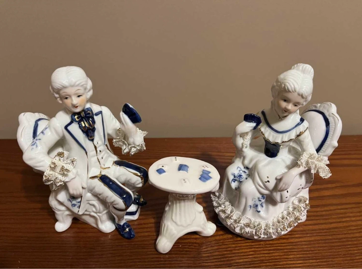 VICTORIAN PORCELAIN FIGURINE SET - photo 3
