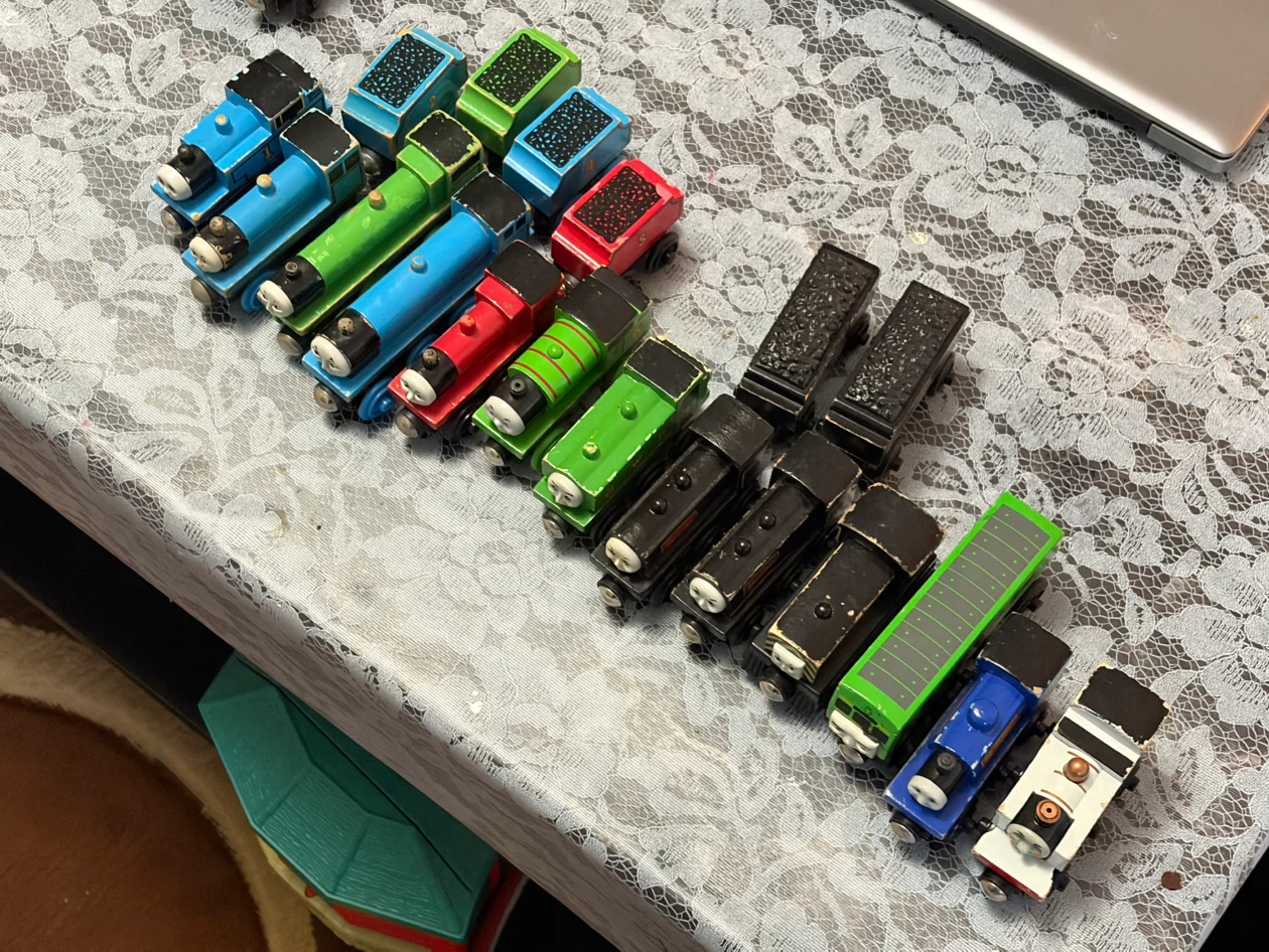 (EVERYTHING MUST GO) The Biggest Thomas & Friends Lot 100+ items - photo 5