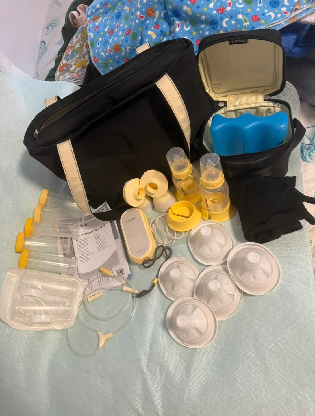 Medela Pump In Style Breast Pump with Tote Bag