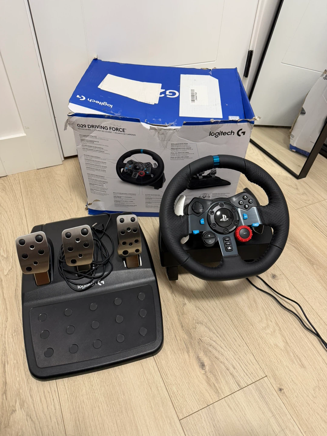 Logitech G920 Driving Force Racing Wheel and Floor Pedals - photo 3
