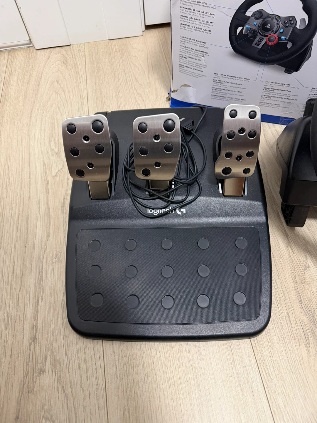 Logitech G920 Driving Force Racing Wheel and Floor Pedals - photo 4