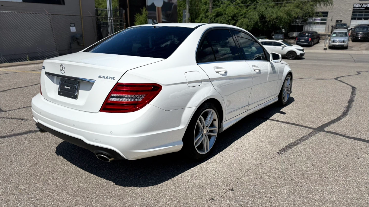 2013 Mercedes-Benz C300 4MATIC Sedan - photo 4