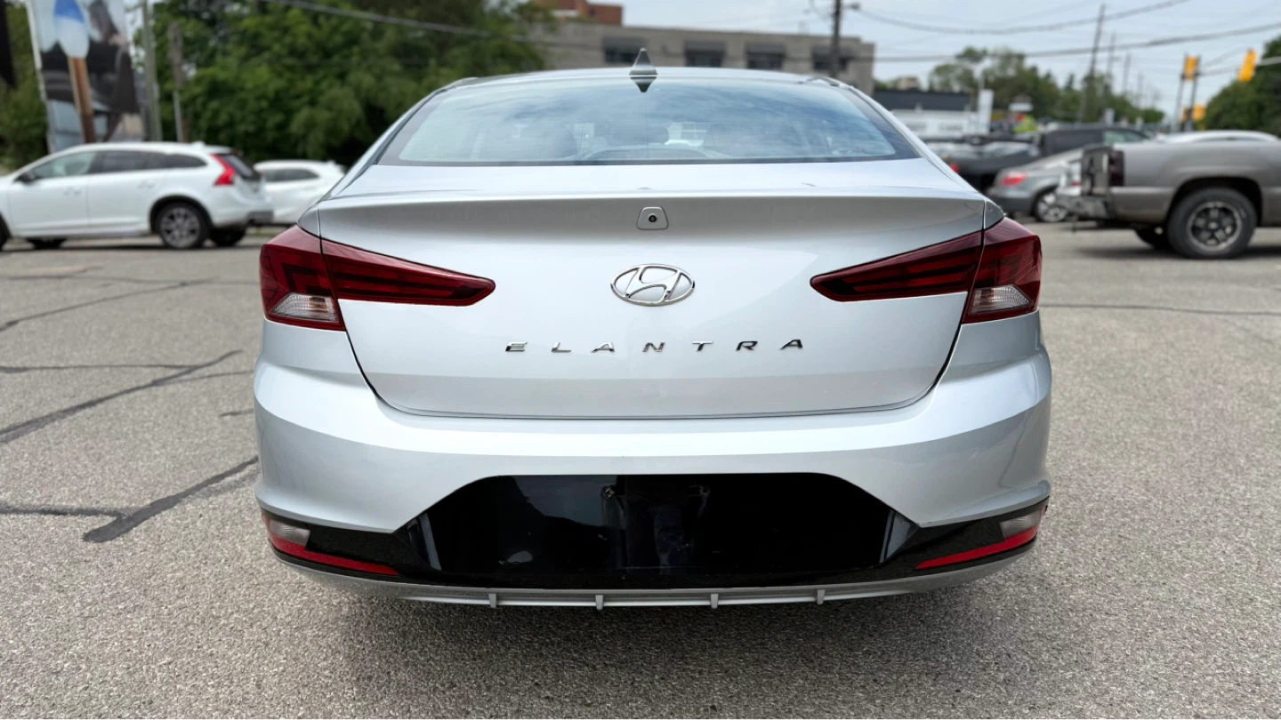 2020 Hyundai Elantra - photo 5