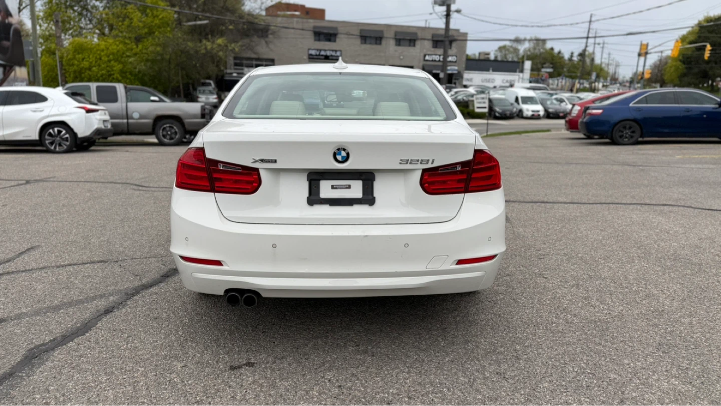 2013 BMW 328i Sedan - photo 5