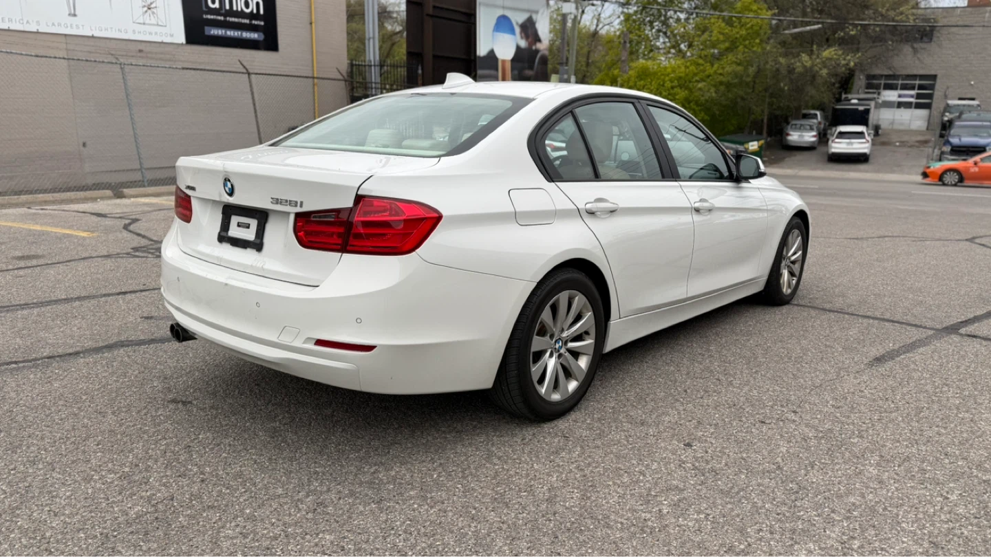 2013 BMW 328i Sedan - photo 4