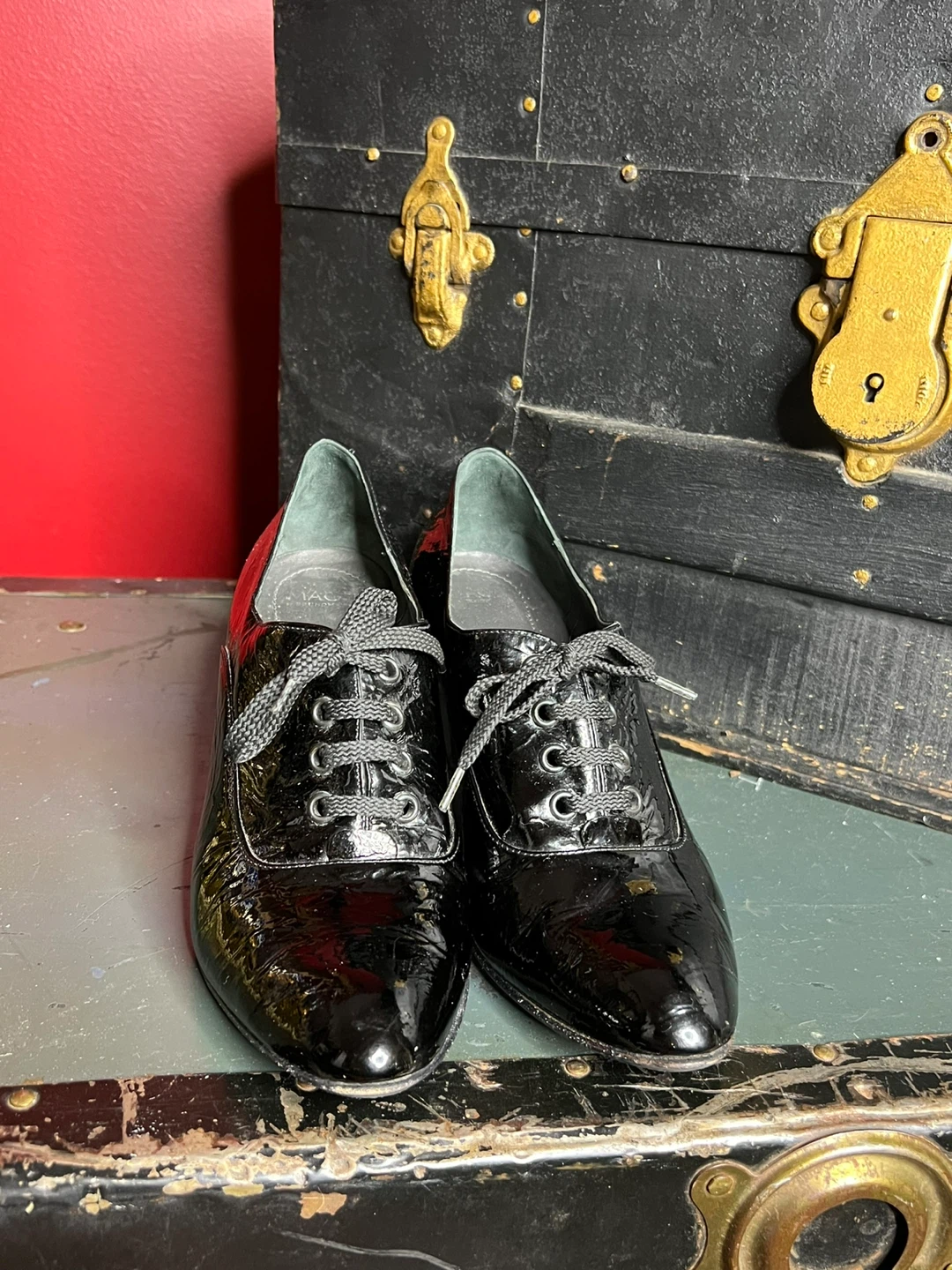 Vintage, size 9, Black Patent Lace-up Heels - photo 2