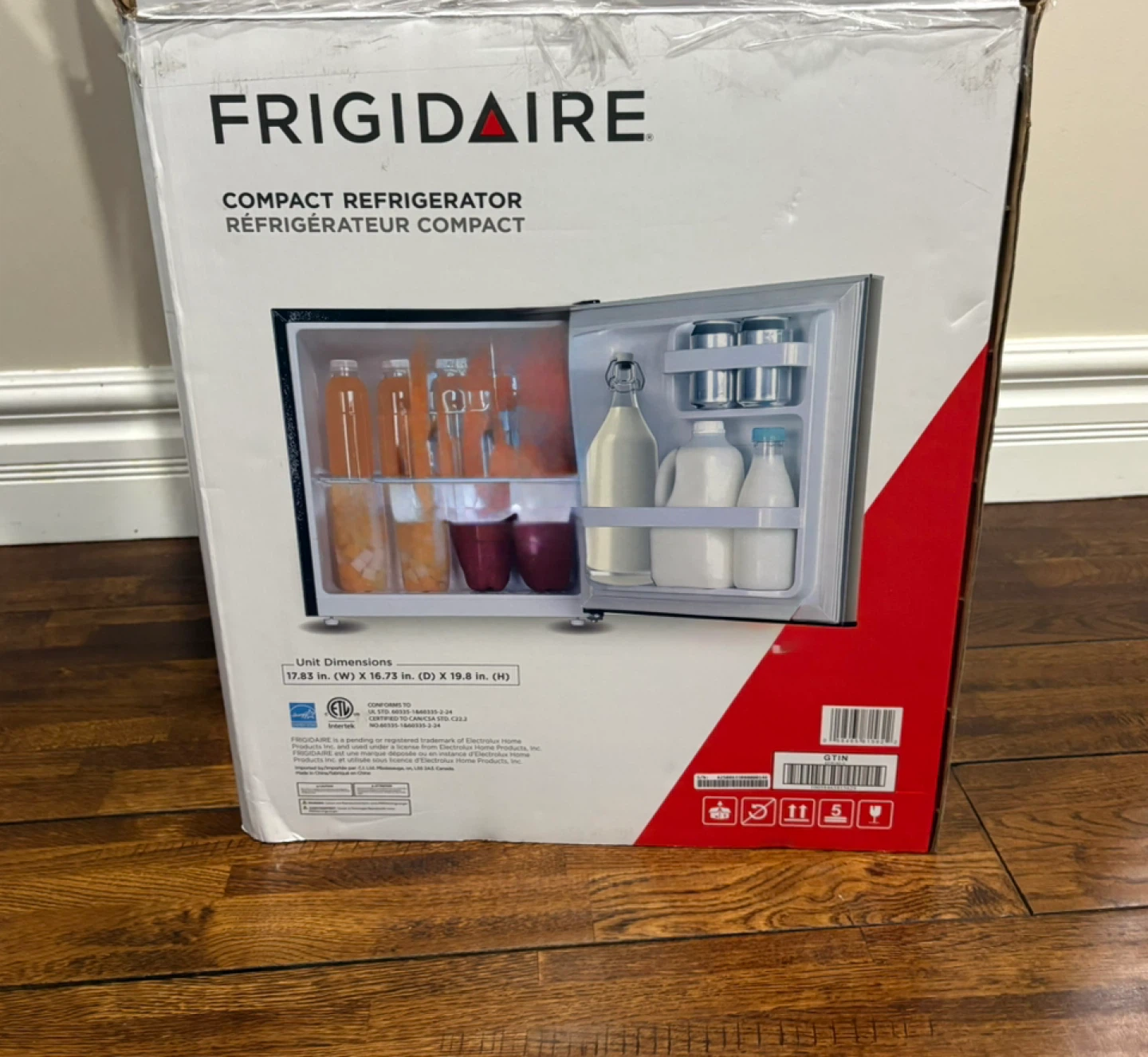 Frigidaire Retro Compact Refrigerator