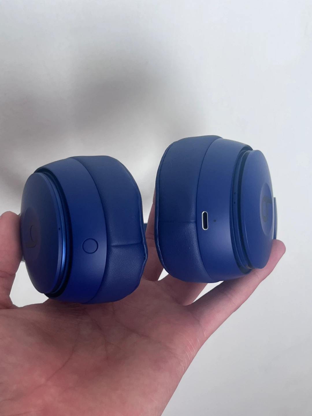 Blue Beats Solo Pro Wireless Headphones - photo 3
