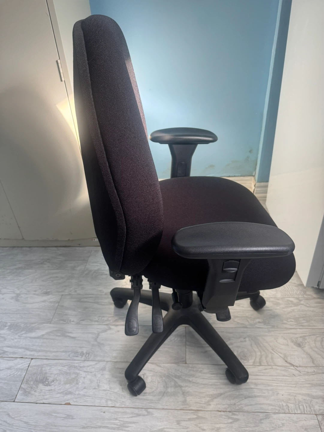 Chair - photo 2