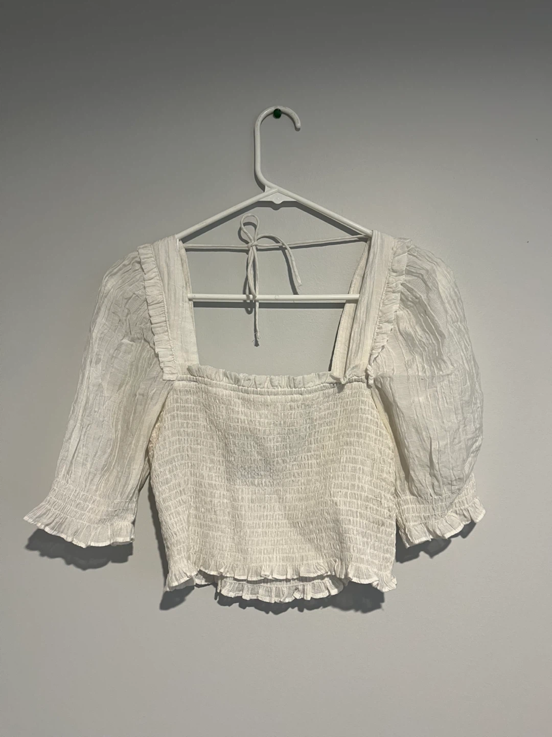 H&M White Smocked Puff Sleeve Top Size S - photo 2