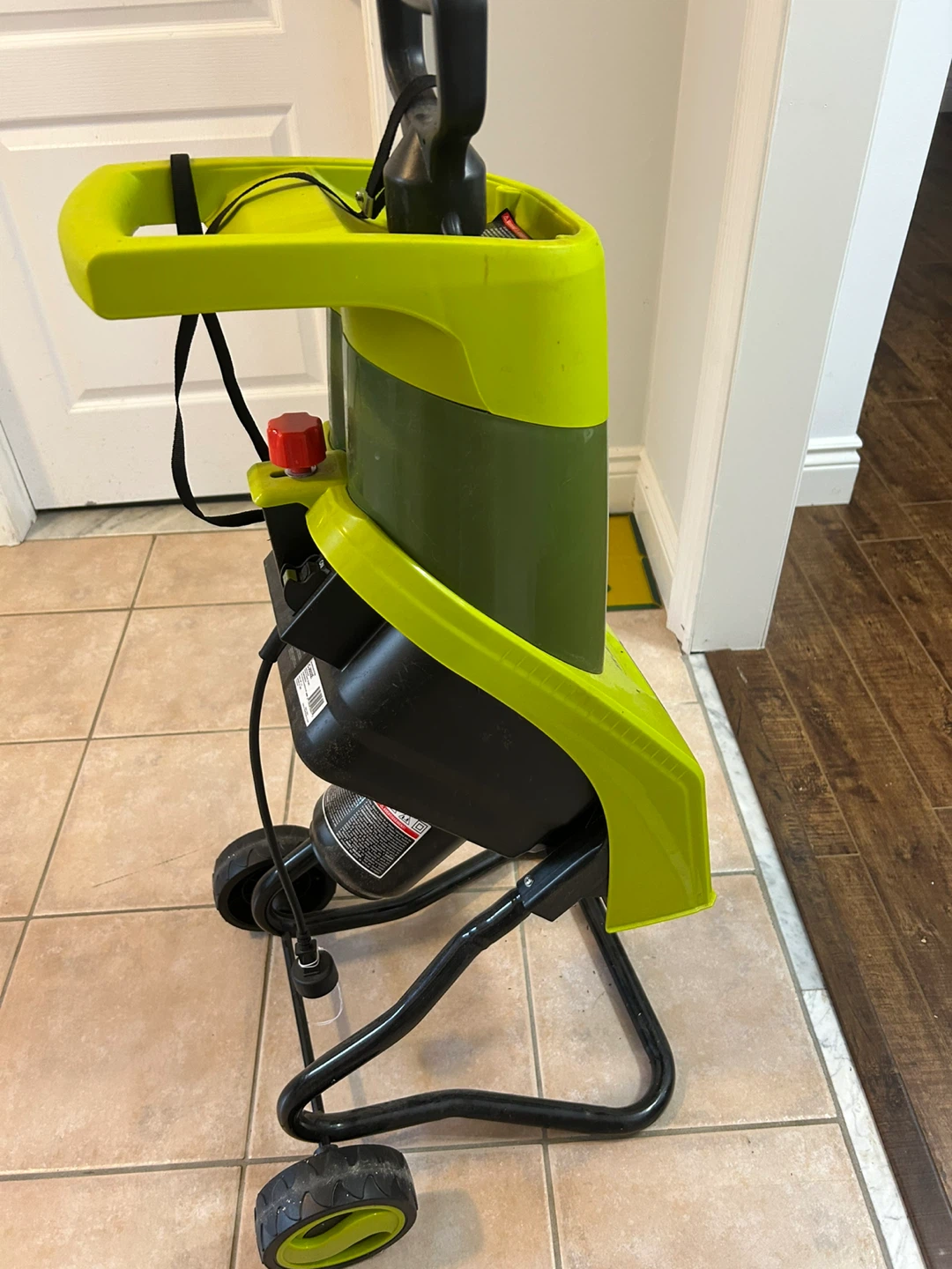 Sun Joe Electric Chipper Shredder 15-Amp - photo 4
