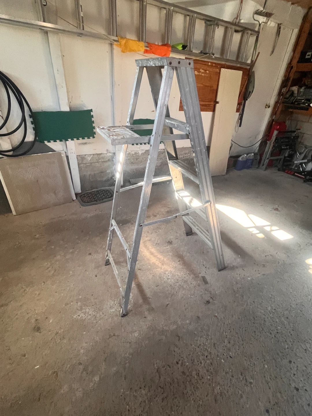 Aluminum Step Ladder with Platform