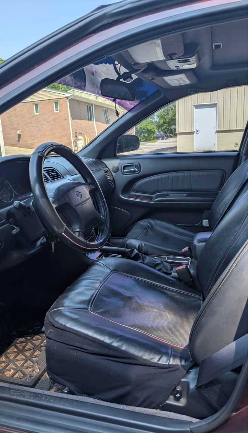 Nissan Maxima GLE Sedan - photo 4