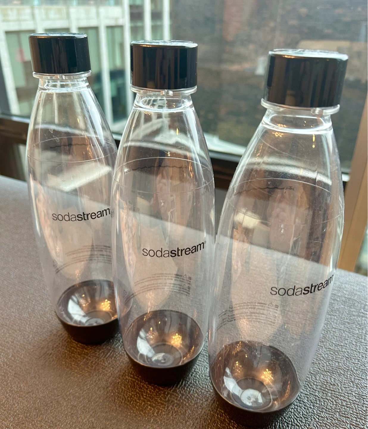 SodaStream + 5 bottles - photo 2