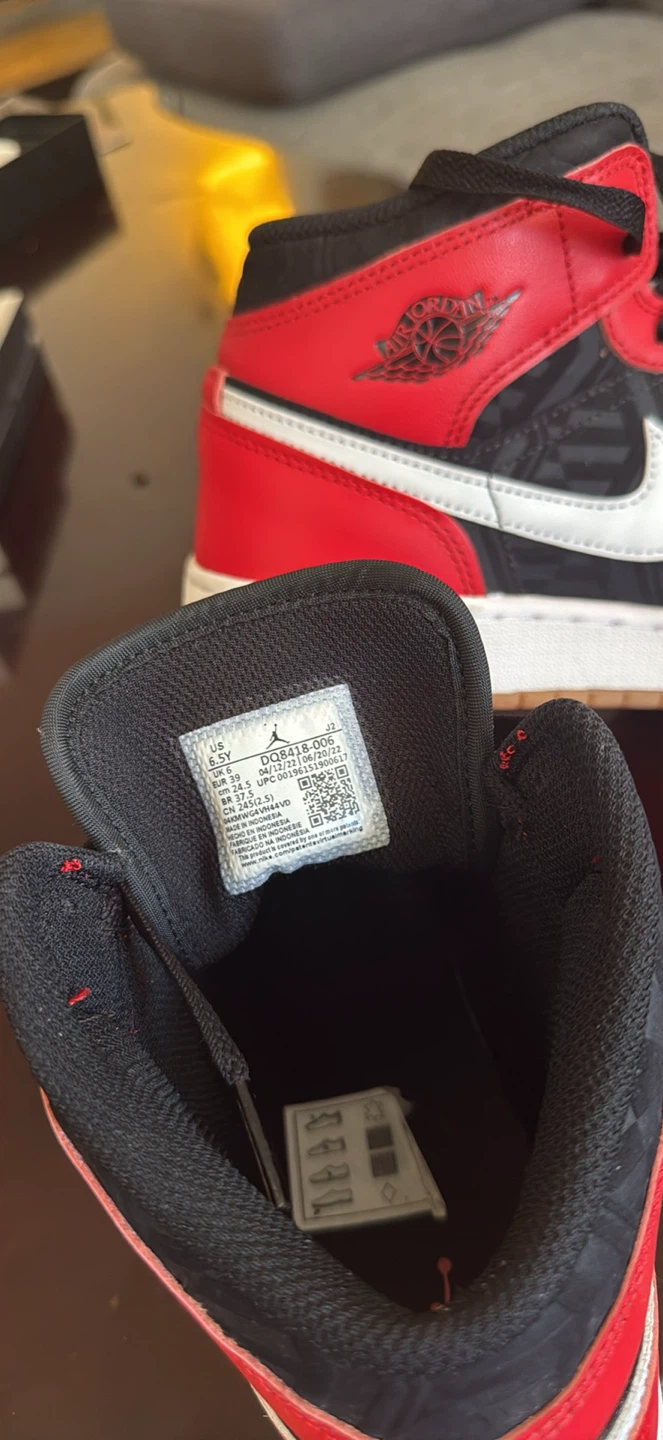 Air Jordan 1 Mid SE GS "Light Smoke Grey" - photo 2