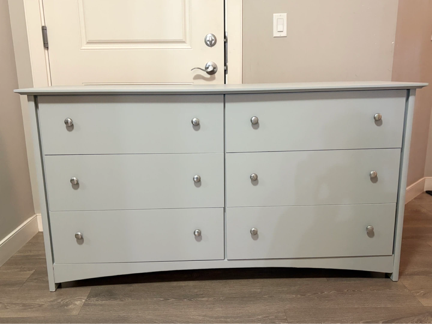 Light Grey 6-Drawer Dresser
