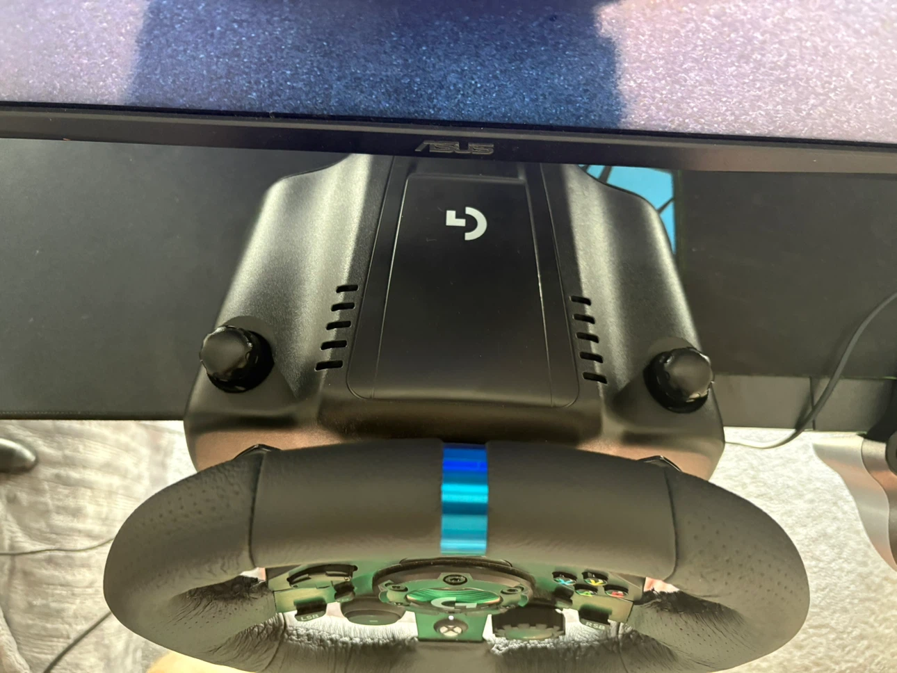 Logitech G923 Racing Wheel and Pedals+ Shifter - photo 2