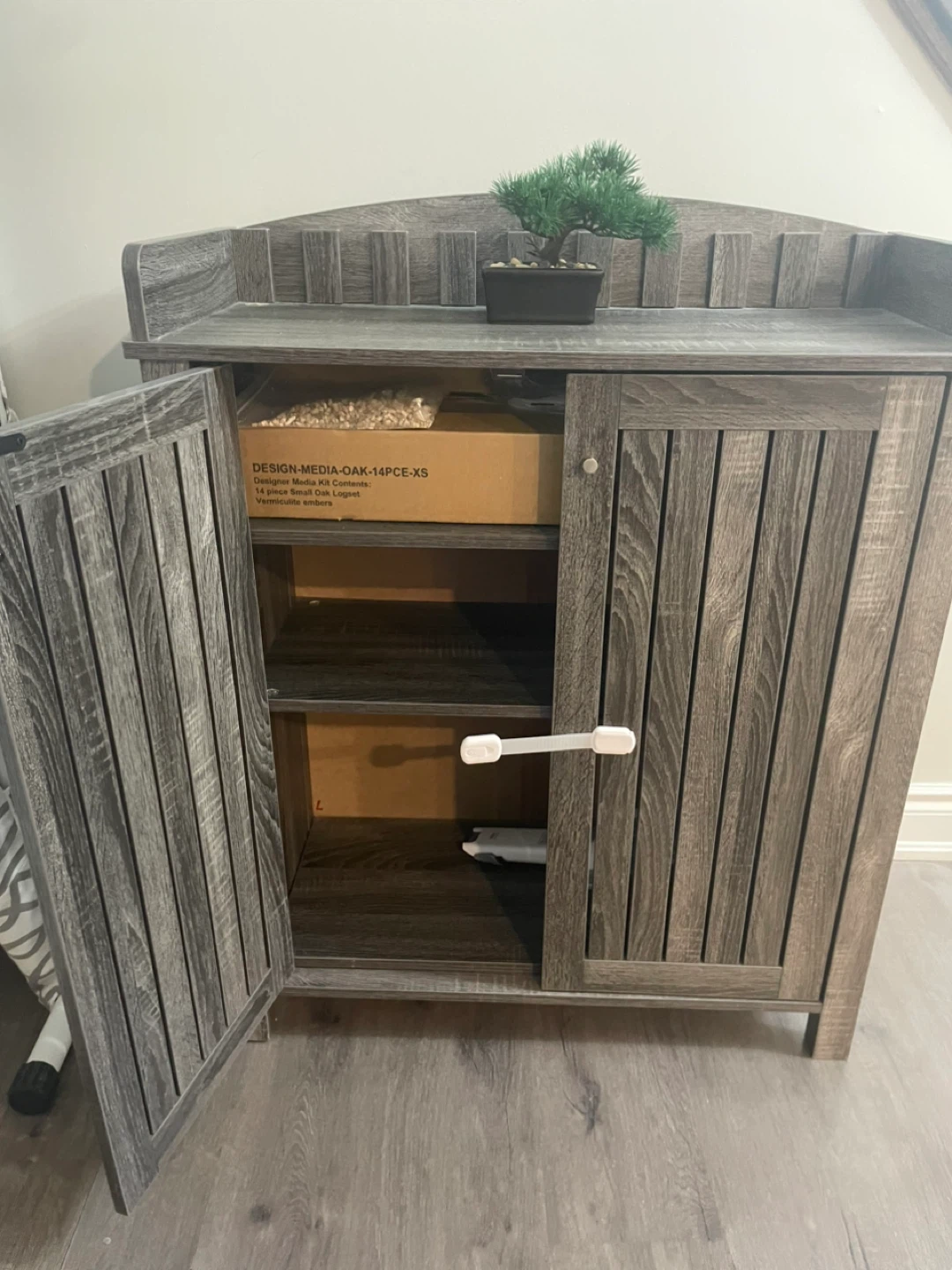 Tv stand & cupboard - photo 4