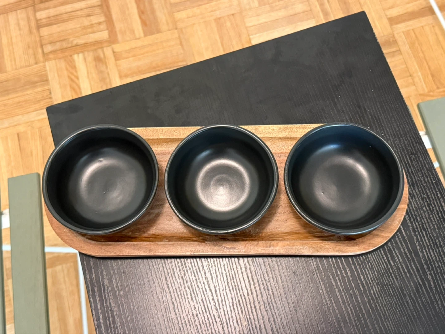 Set of 3 small Black Bowls with Wooden Serving Tray