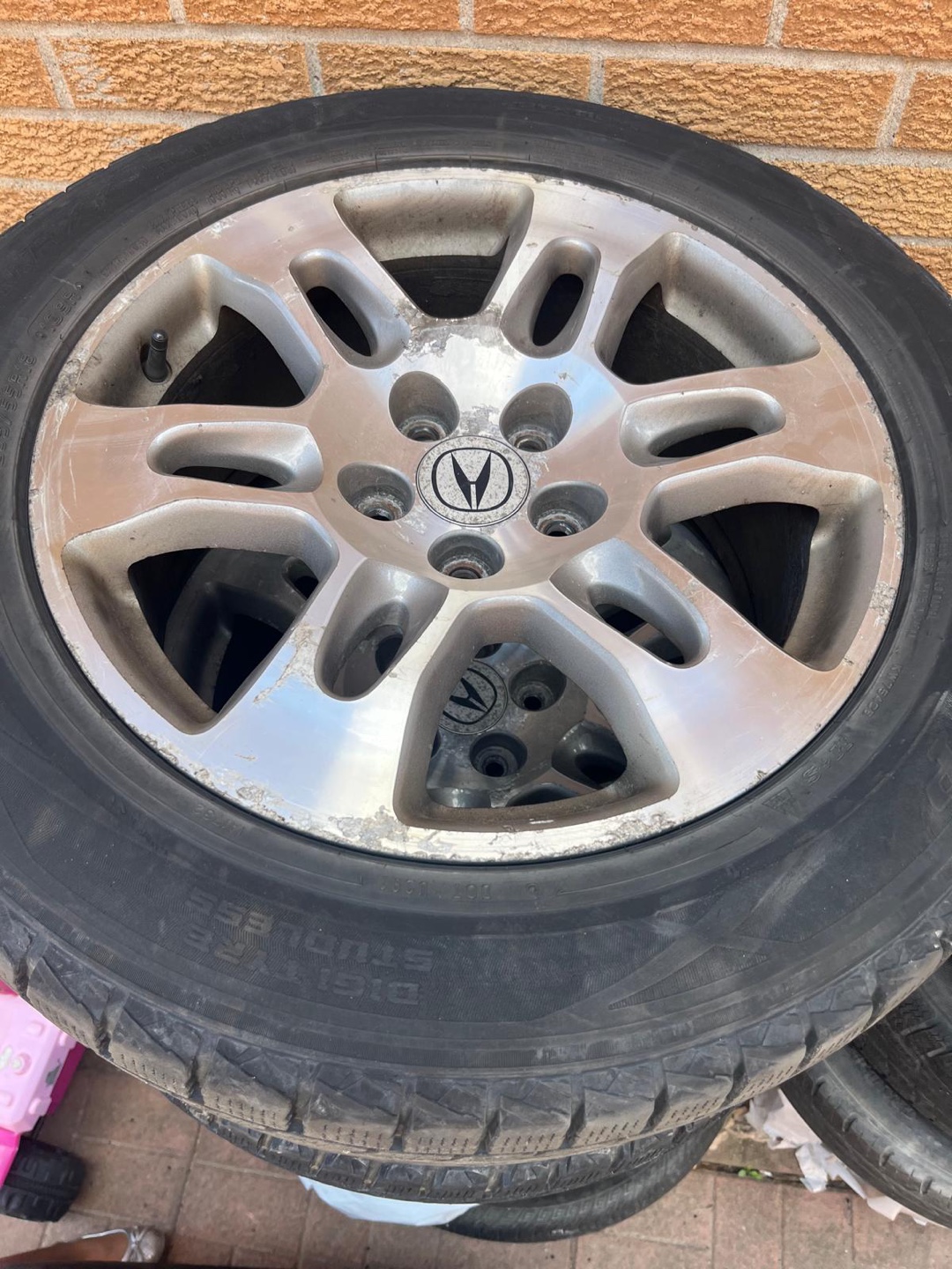Acura set of 4 Winter Tires and Rims - 255/55R18 109R