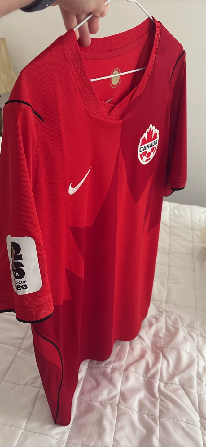 Nike AUTHENTIC Canada Soccer Jersey size L