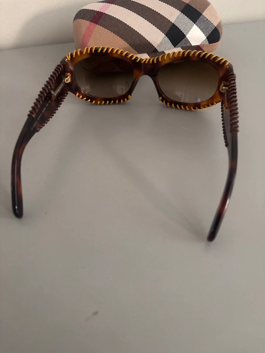 Burberry Sunglasses with Case- New - photo 5