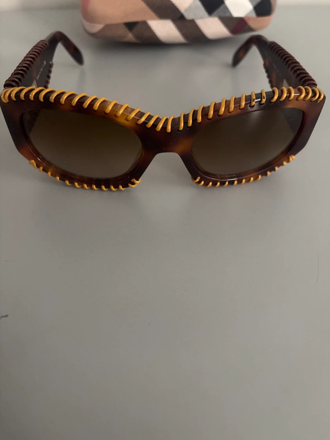 Burberry Sunglasses with Case- New - photo 4
