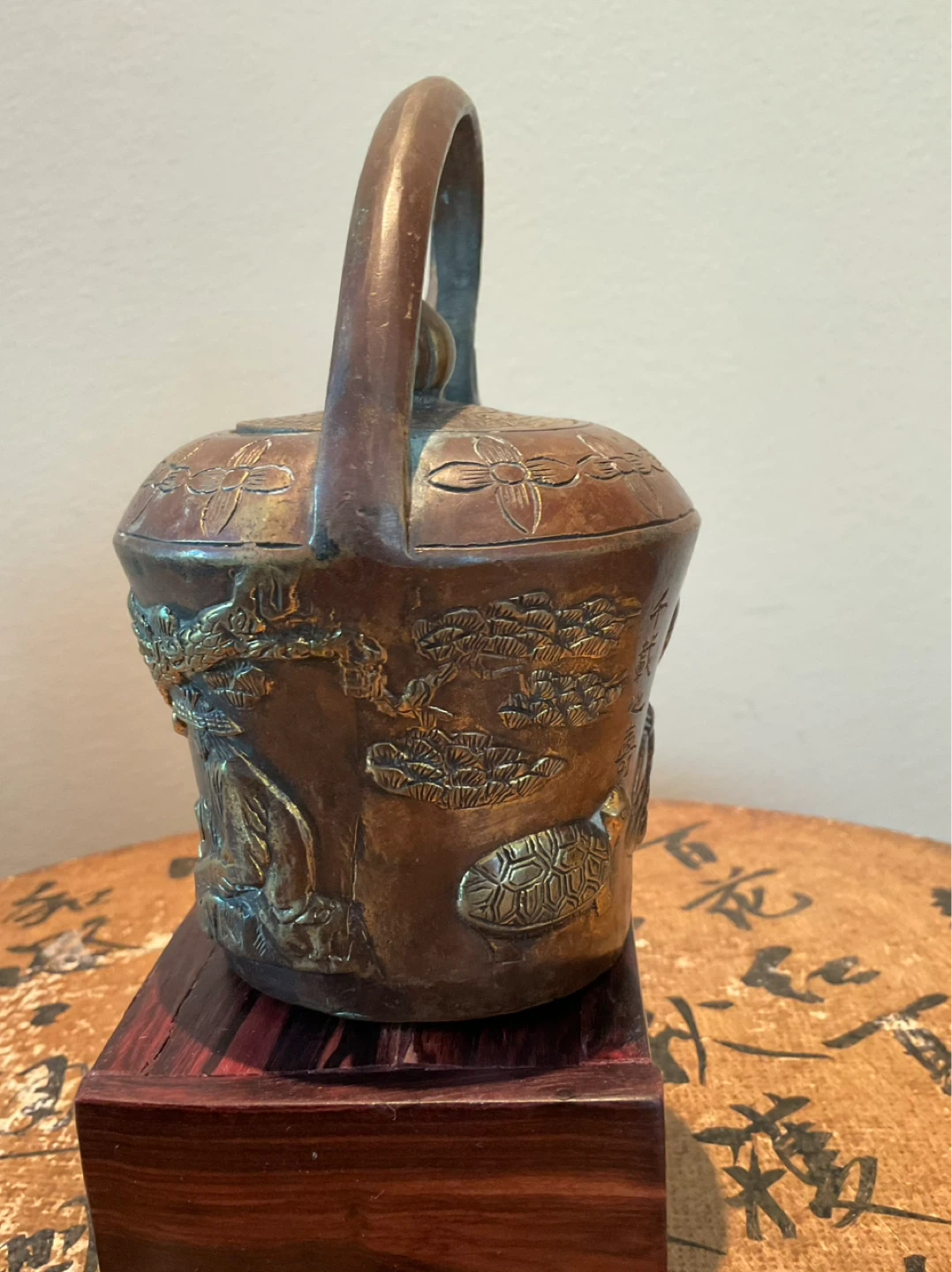 Ornate Vintage Chinese Cast-bronze Wine Pot with Relief Carvings - photo 4