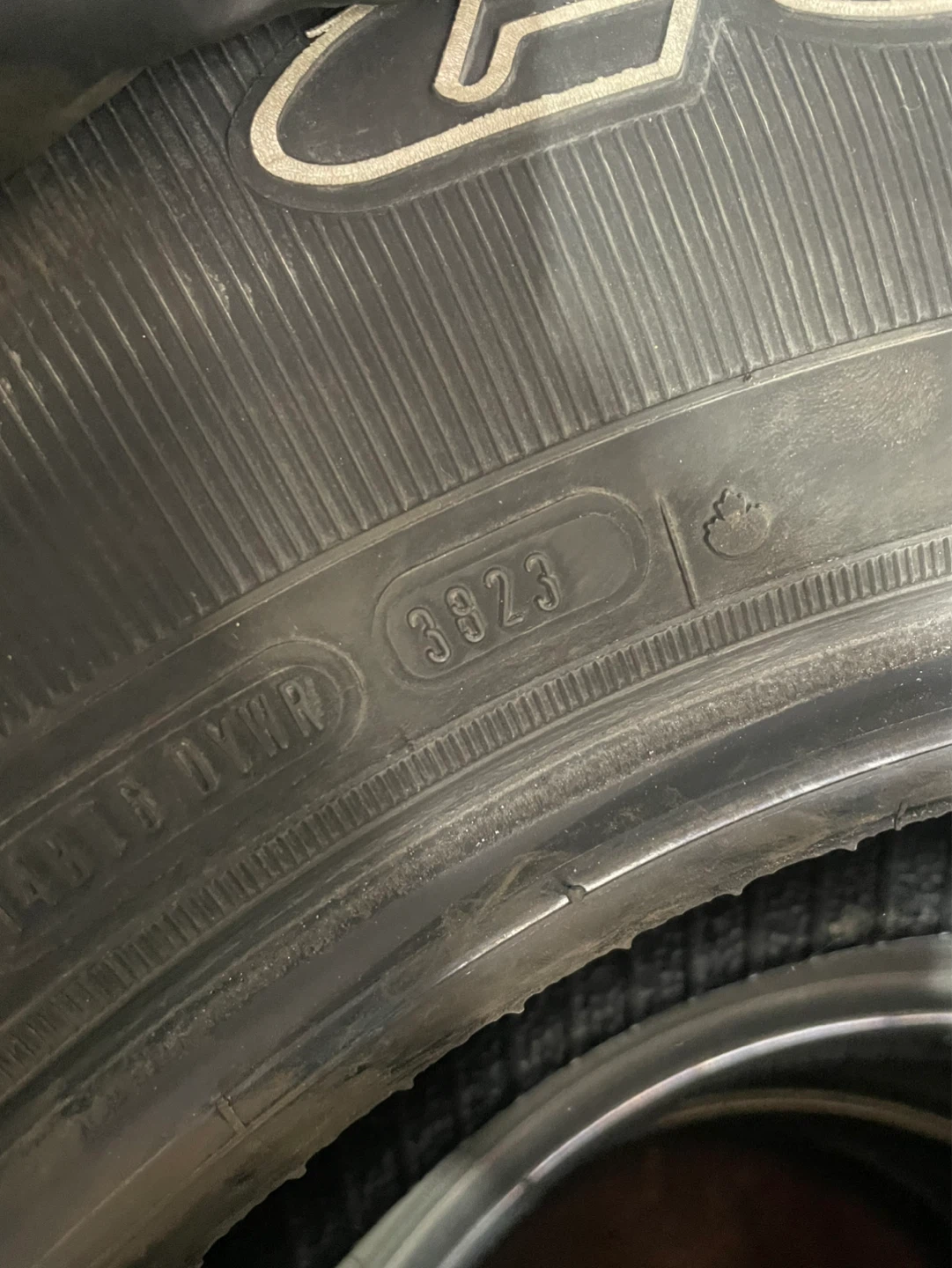 goodyear wrangler all season tires set of 4 very good condition - photo 5