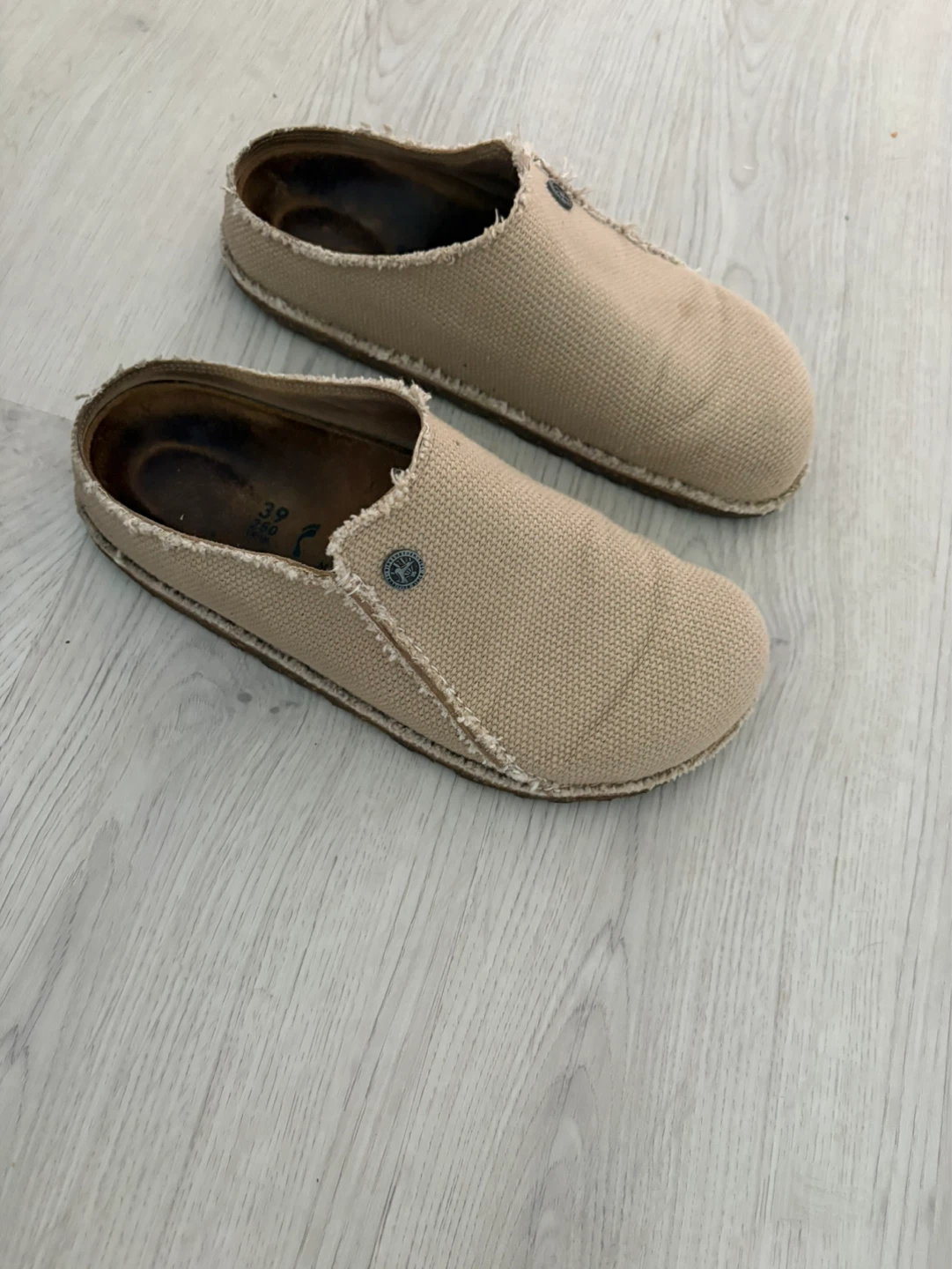 Birkenstock Tan Clogs Size 39 - photo 3