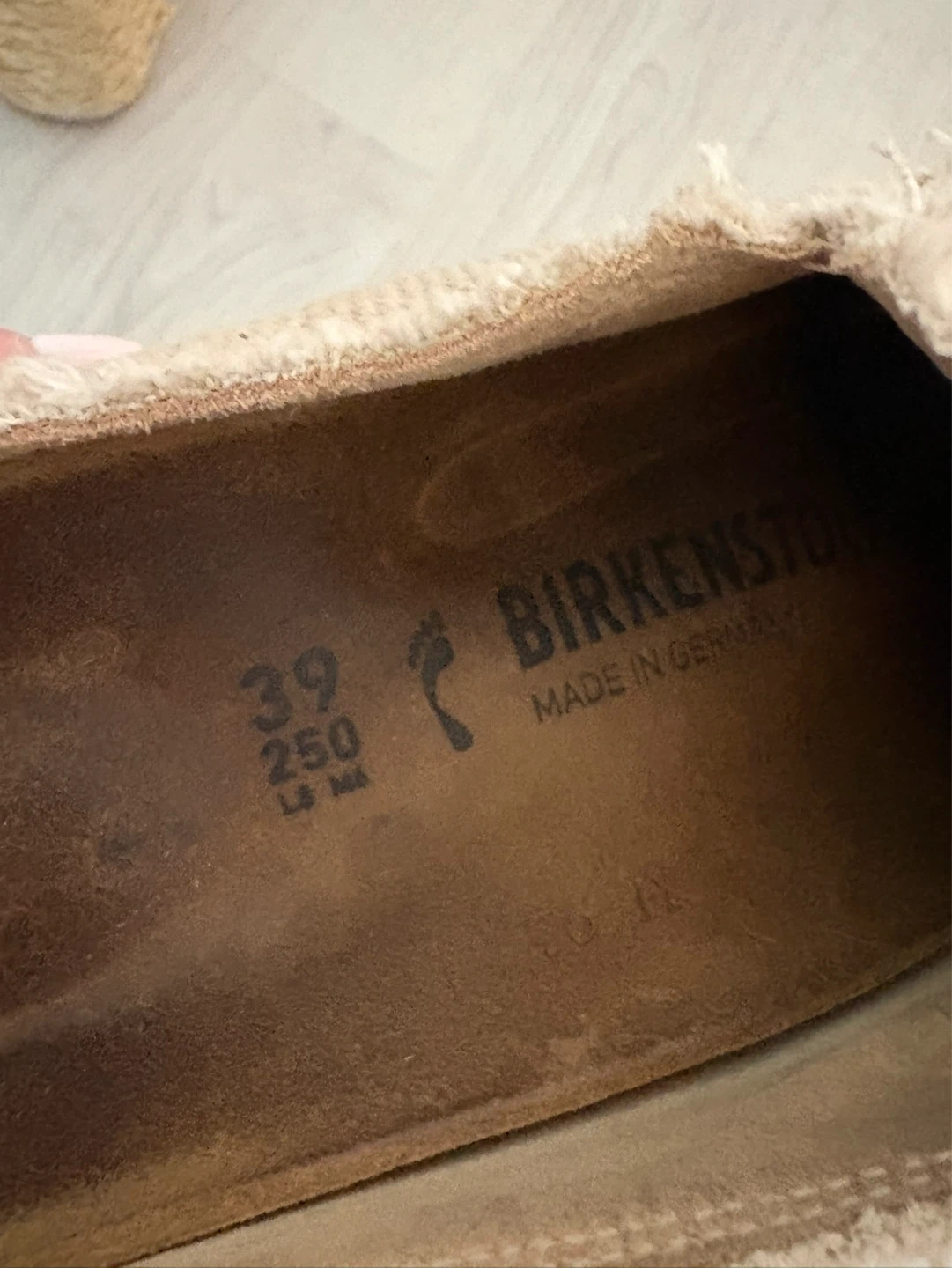 Birkenstock Tan Clogs Size 39 - photo 4