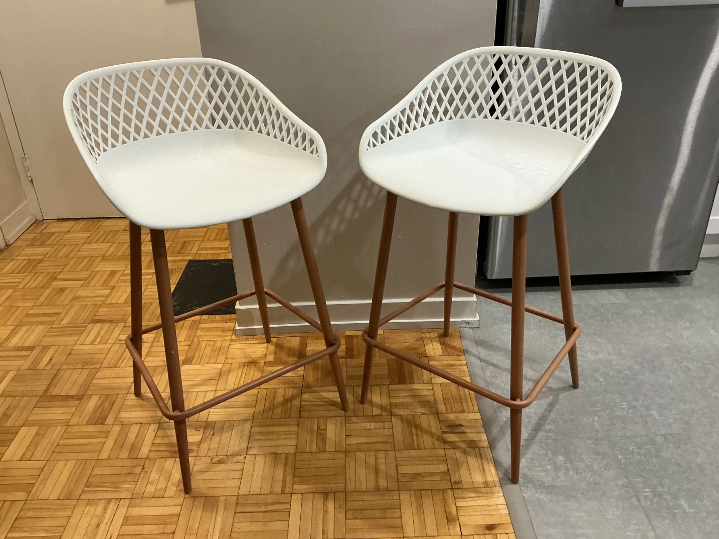 Bar stool