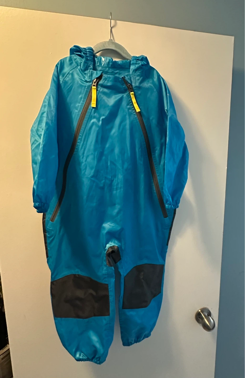New toddler rain suit 4T