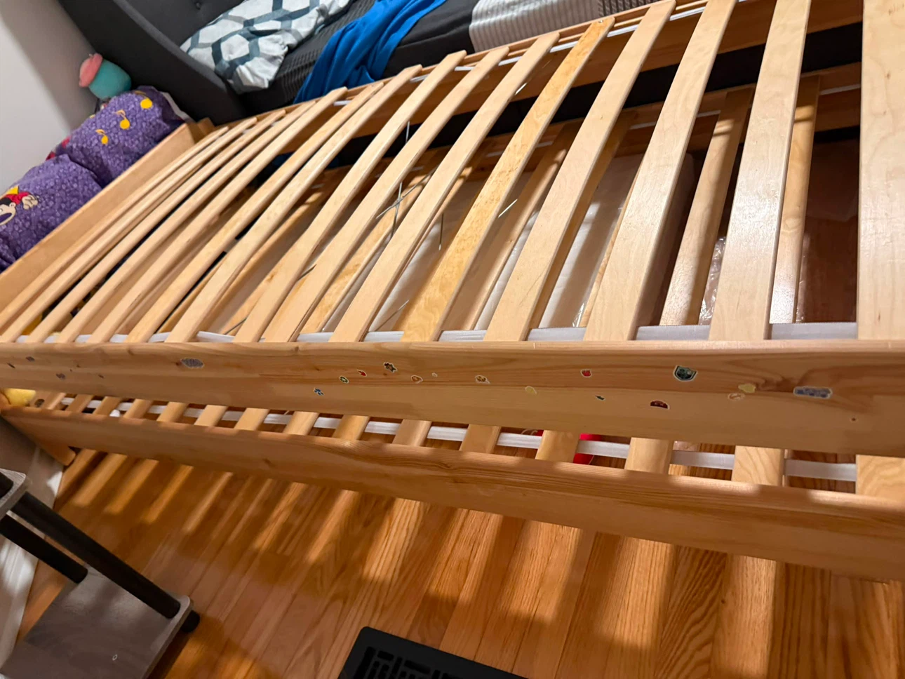 IKEA stacked bed without mattress - photo 2
