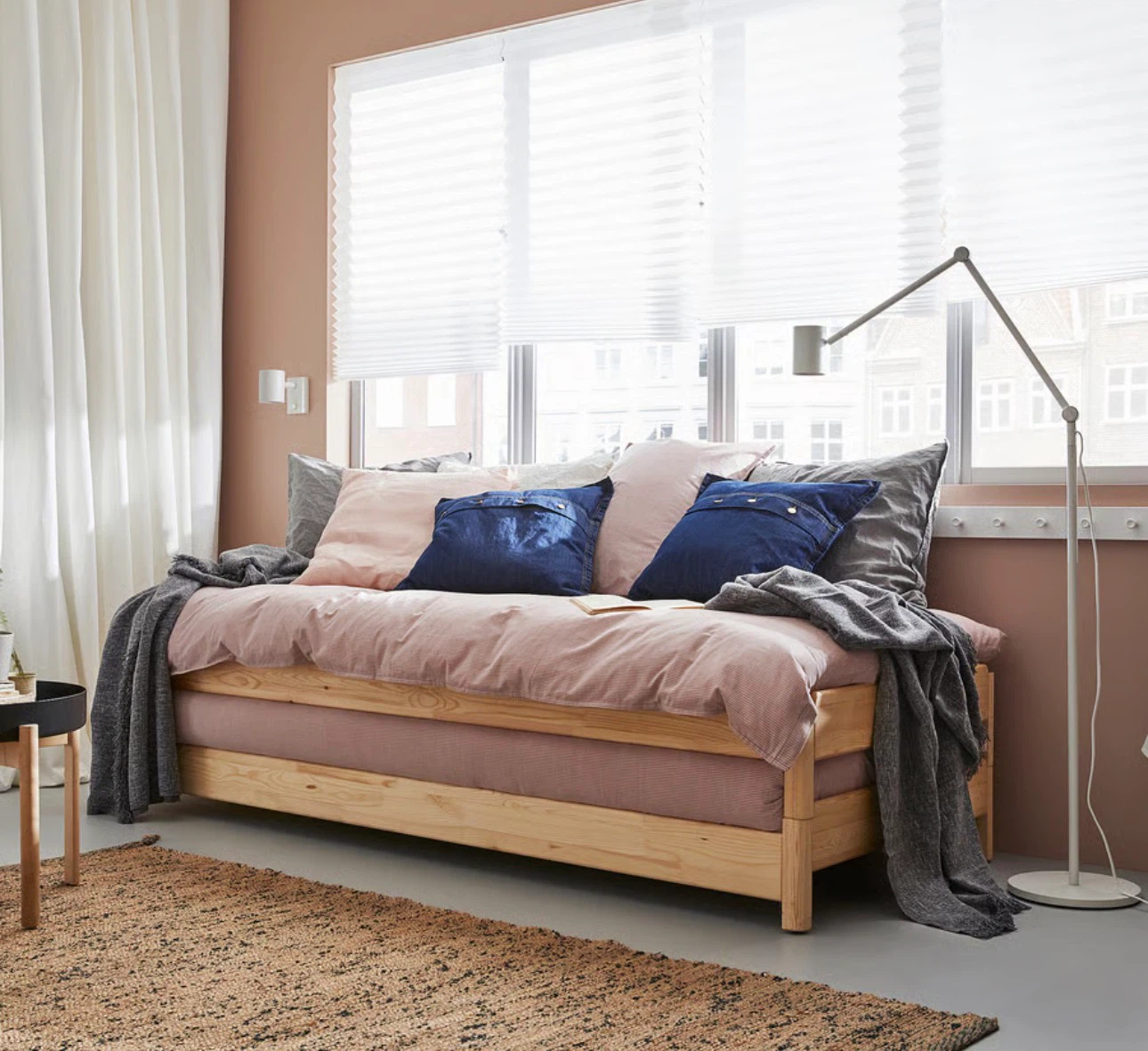 IKEA stacked bed without mattress - photo 4