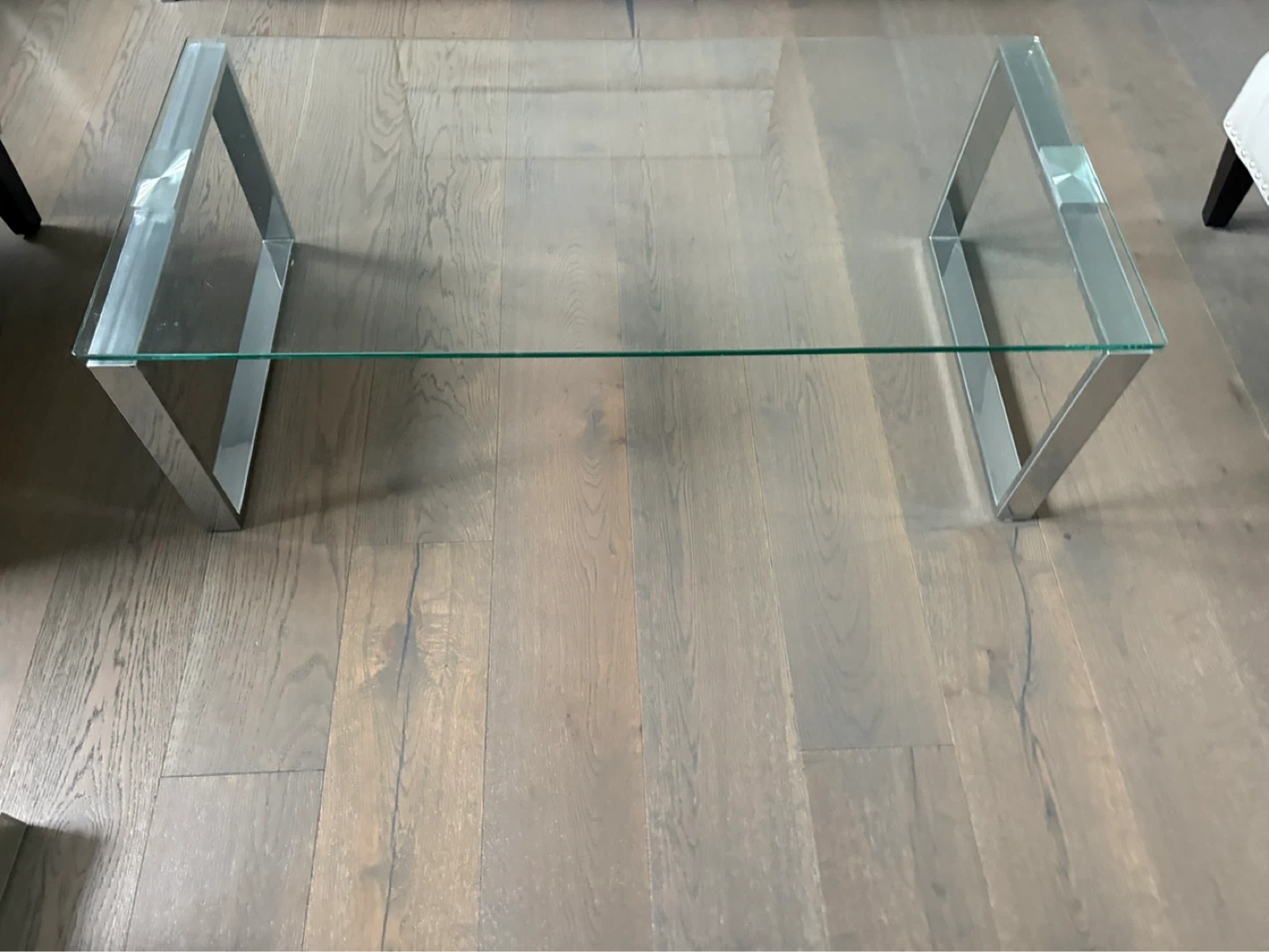 Urban barn gorgeous glass coffee table excellent cond - photo 5