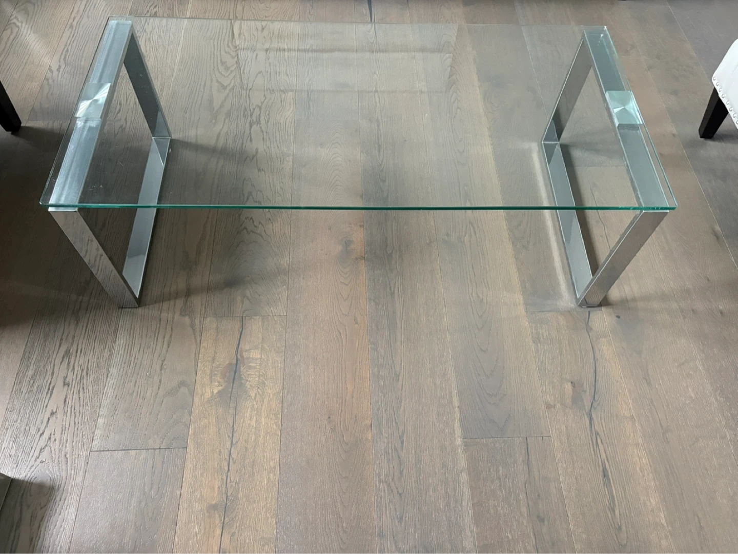 Urban barn gorgeous glass coffee table excellent cond - photo 2
