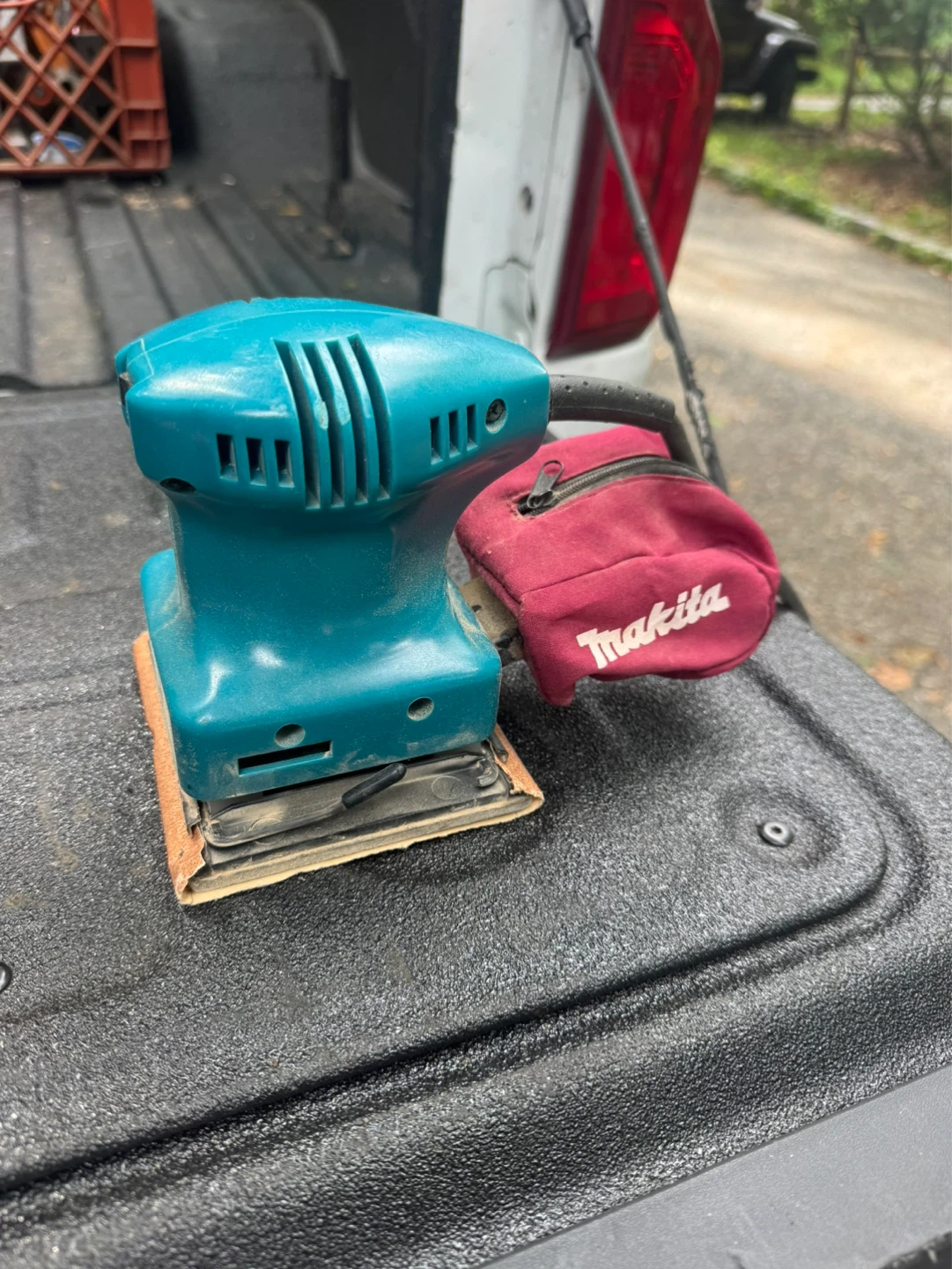 Makita BO4552 1/4-sheet palm finishing sander