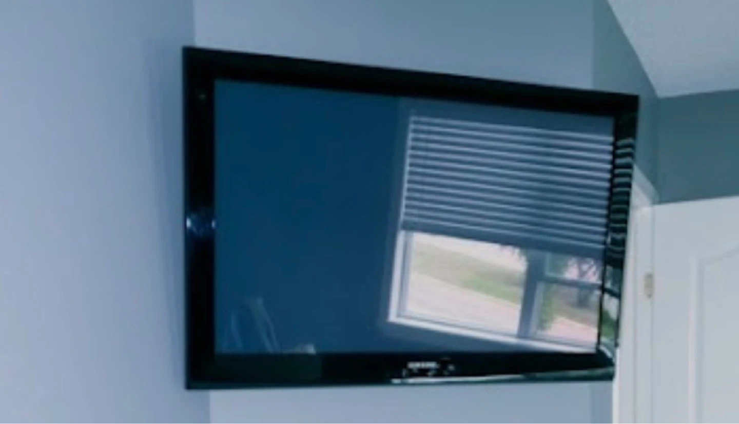 Samsung Flat Screen TV - photo 3